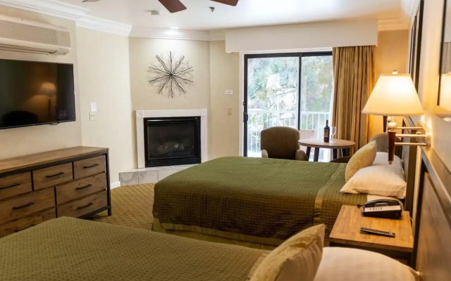 Deluxe Quadruple room with river view