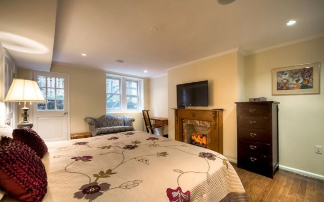 photo 2 of 2123 Northwest Apartment #1015 - 2 Br Apts