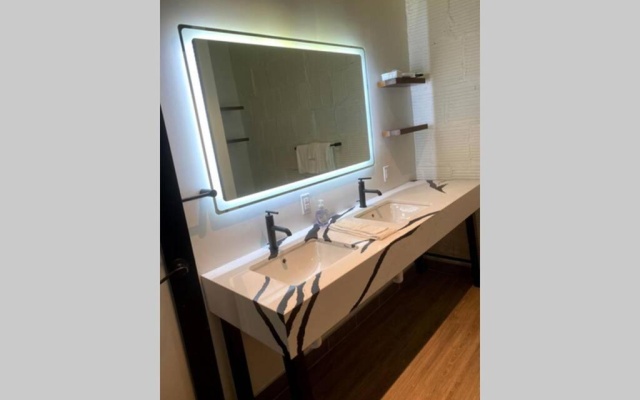 photo 5 of 3E-*New* 3 min to Hillman Cancer Center, Sleeps 6