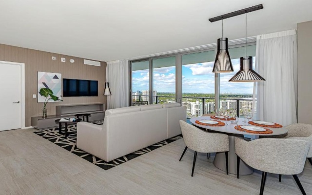 photo 4 of 5 STARTS Brand New 2BR - Insane Views and Amenities