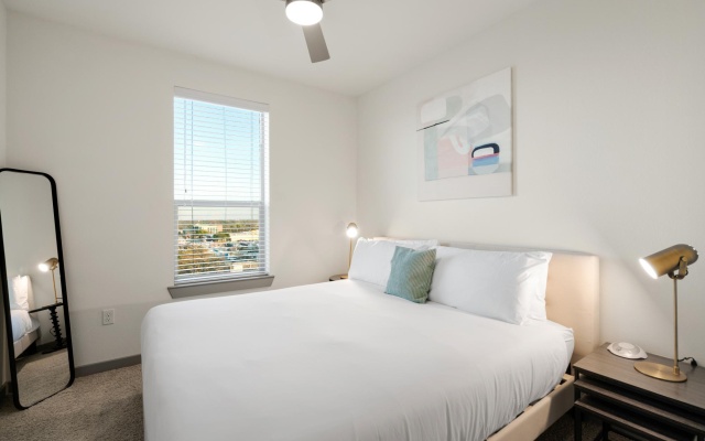 photo 2 of Arlington Classy 2BD 2BA Apartment