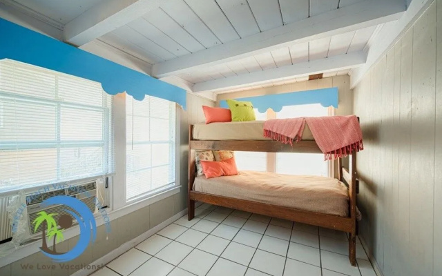 photo 2 of Beach Nook Up