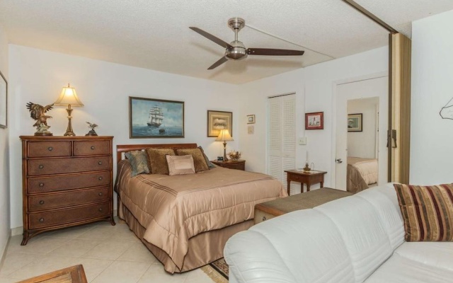 photo 3 of Beach & Tennis 3801