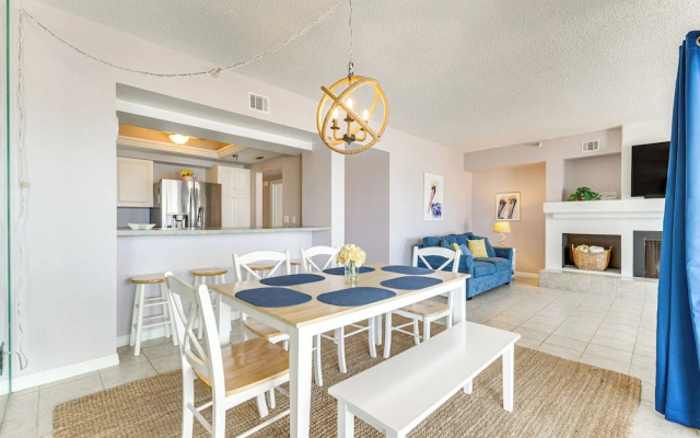 photo 3 of Beachfront New Smyrna Condo: 1 Mi to Flagler Ave