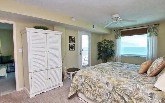 photo 2 of Castaways 5A - 3 Br condo