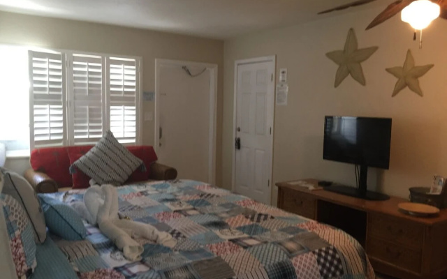 photo 3 of Coconut Grove Beach Resort Suite 3