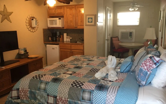 photo 4 of Coconut Grove Beach Resort Suite 3
