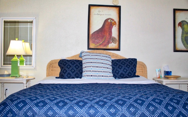 photo 2 of Coconut Grove Beach Resort Suites 3 & 4