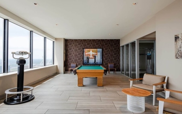 photo 2 of 16th FL Bold CozySuites w/pool, gym, roof #6