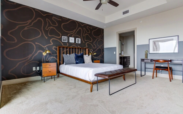 photo 2 of Domio Downtown Spacious 2BR 10 Min to Toyota Center