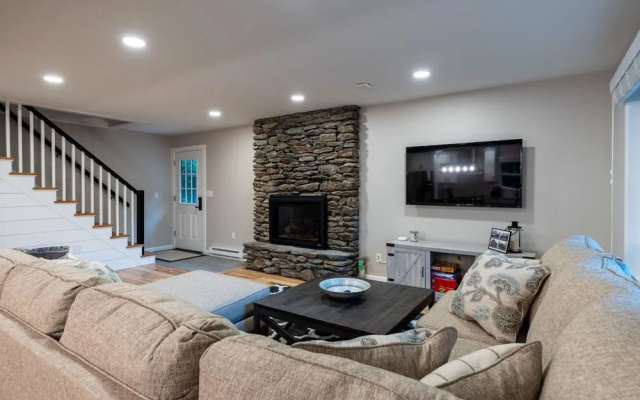 photo 4 of Double Dipper - Upper Unit by Killington Vacation Rentals