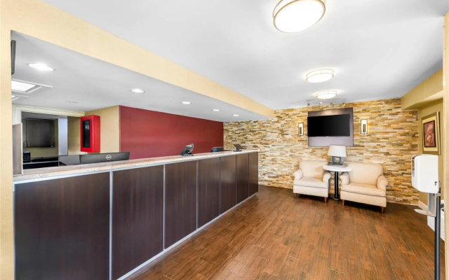 photo 2 of Econo Lodge Charlotte Airport