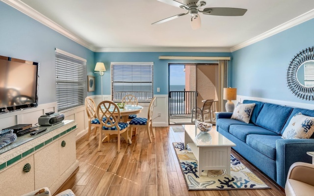 photo 2 of Emerald Isle 401 Fully Updated/beach Front/amazing View!