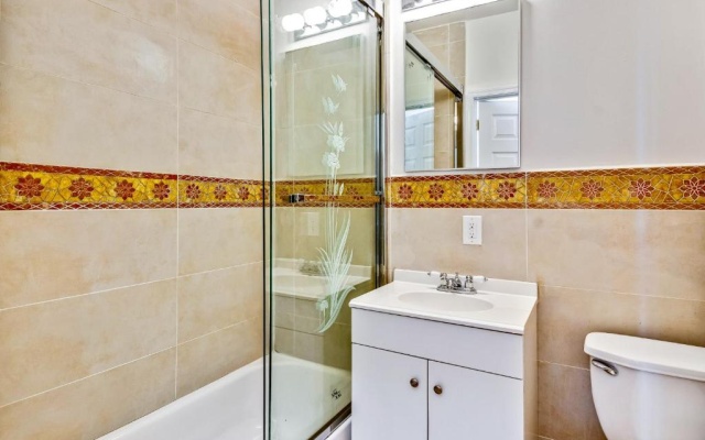 photo 3 of Escape to a 2BD Apartment in the Heart of the City