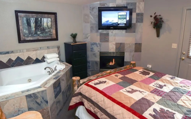 photo 2 of Fawn Valley Inn: 106 Condo