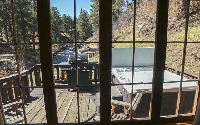 photo 4 of Fawn Valley Inn: 157