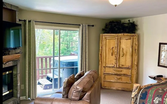 photo 2 of Fawn Valley Inn: 255 1 Bedroom Condo