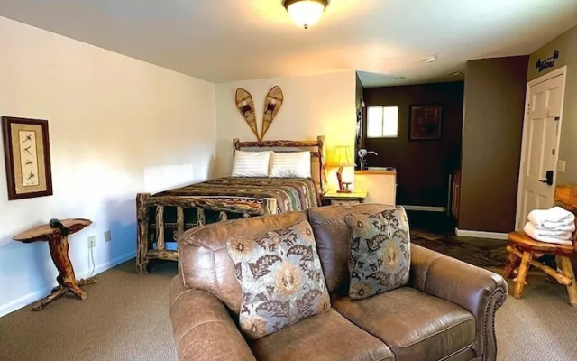 photo 3 of Fawn Valley Inn: 255 1 Bedroom Condo