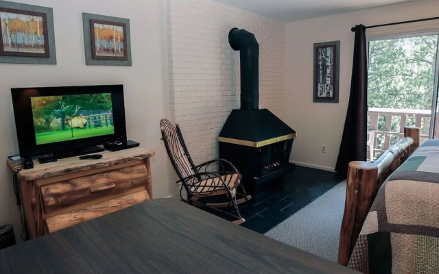 photo 4 of Fawn Valley Inn: 278 1 Bedroom Condo