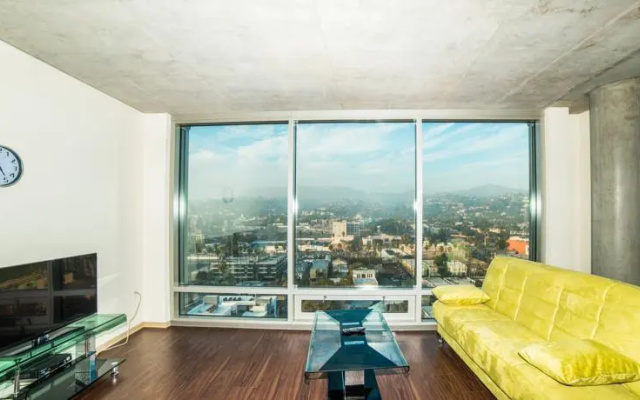 photo 2 of Hollywood Diva Apartment