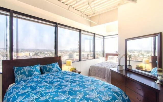 photo 4 of Hollywood Penthouse 0 Bedroom Studio By Senstay