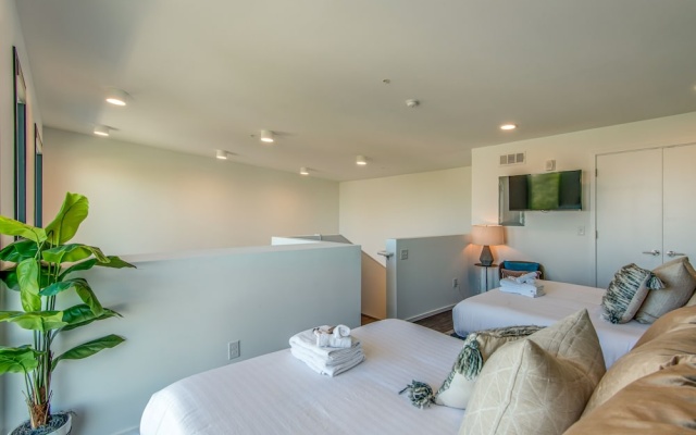 photo 4 of Illume Green Community Penthouse Corner Unit 1 Bedroom Condo