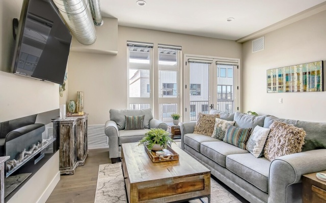 photo 2 of Rino Art Lofts - Modern Rustic Oasis - Sleeps 6