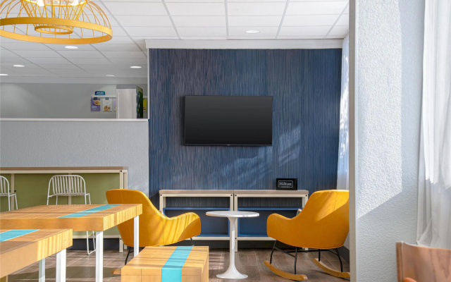 photo 5 of Spark by Hilton Charlotte Airport North