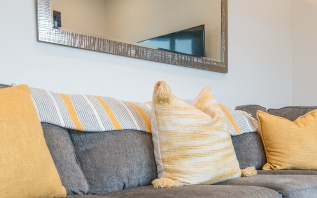 photo 4 of Lllume Chic Gulch View Community Gym & Pool 1 Bedroom Condo