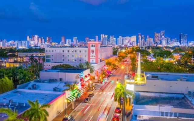 photo 2 of Miami Suite 203