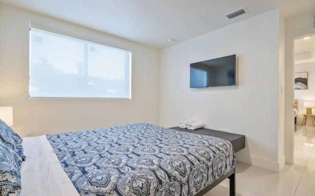 photo 3 of Miami Suite 206
