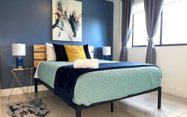 photo 3 of Miami Suite 306