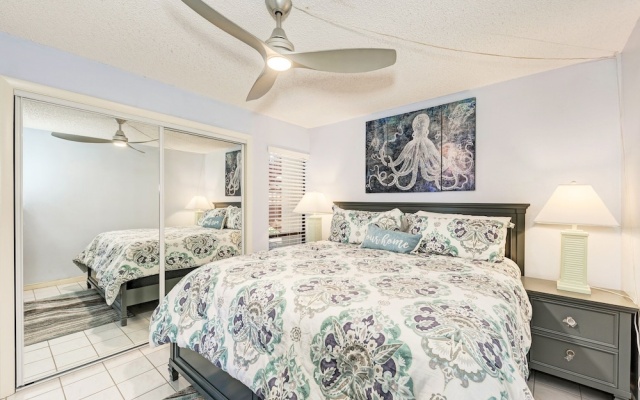 photo 3 of Midnight Cove Ii 514f - Fantastic Siesta Key Rental! 2 Bedroom Condo