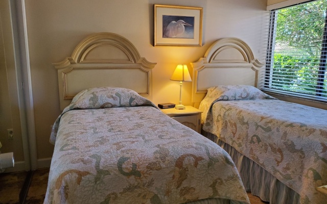 photo 3 of Midnight Cove Ii 811f - Gem On The Bay! 2 Bedroom Condo