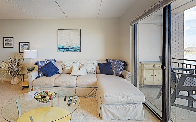 photo 2 of New Listing! Downtown Riverfront W/ Balcony 1 Bedroom Condo