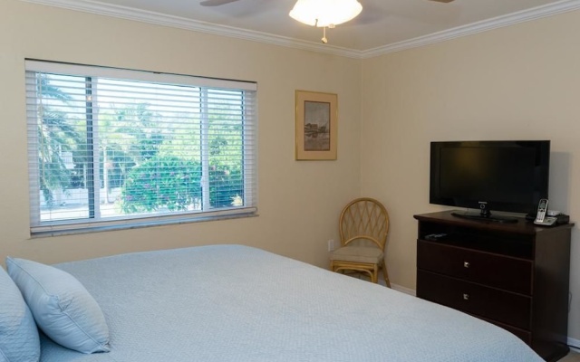 photo 3 of Palm Cay 5