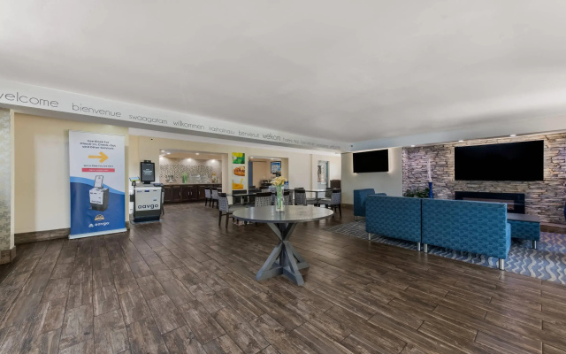 photo 2 of Quality Inn Charlotte Airport
