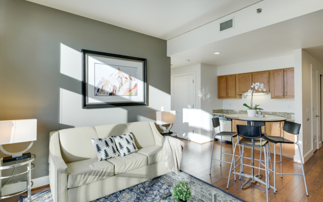 photo 3 of Recently Upgraded 1BR Apt – Downtown Location