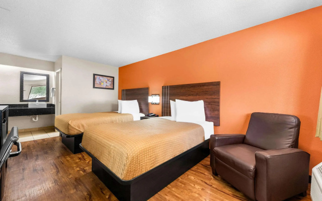 photo 4 of Motel 6 Charlotte NC Airport