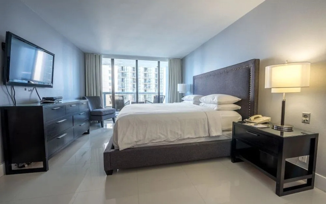 photo 3 of Sea-view Romantic Suite Minutes from the Beach