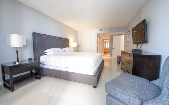 photo 4 of Sea-view Romantic Suite Minutes from the Beach