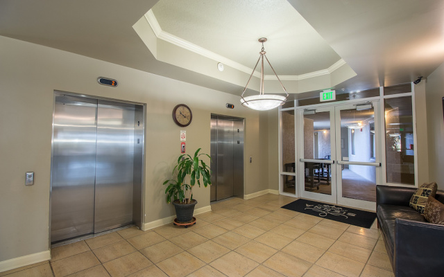 photo 2 of Sienna-Sienna 907