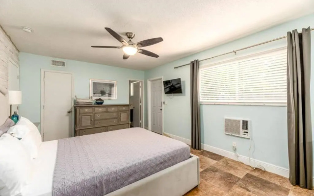photo 5 of Steps to Sand and Sea 4