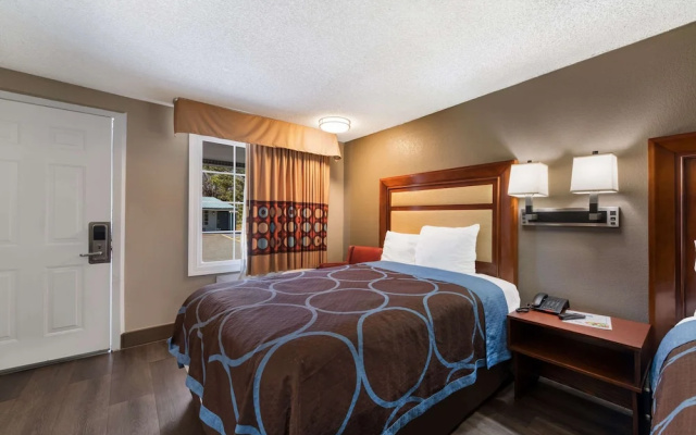 photo 5 of Super 8 Charlotte Airport North