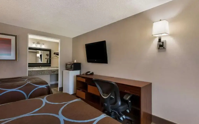 photo 5 of Super 8 Charlotte Airport North