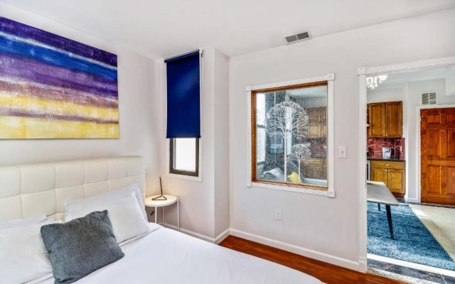photo 2 of The Better Stay 1BD Apartment in the Heart of the City