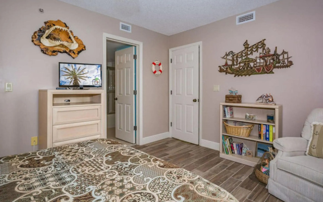 photo 5 of Tradewinds 706 by Ocean Properties