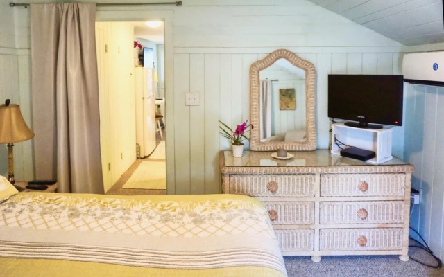 photo 3 of Treasure Island Beach Retreat Sleeps Up To 2