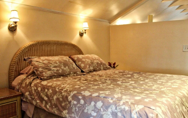 photo 3 of Treasure Island Beach Retreat Sleeps Up To 3