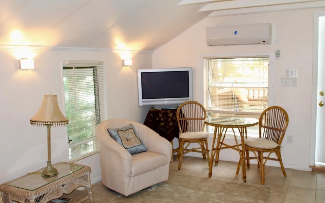 photo 5 of Treasure Island Beach Retreat Sleeps Up To 9